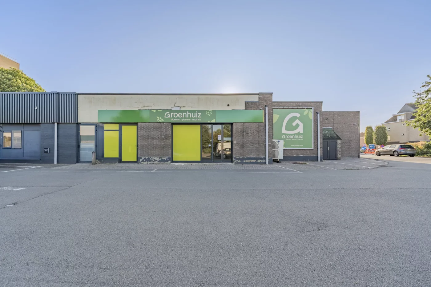 Commerciële winkel-/opslagruimte te huur